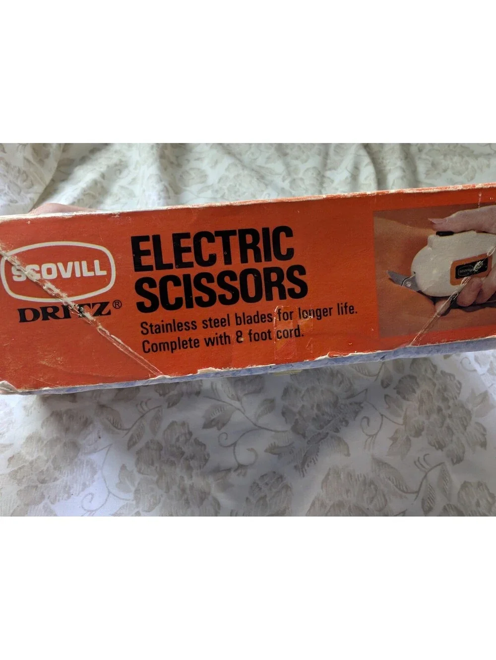 Vintage Scovill Dritz Electric Scissors with Stainless Steel Blades and 8 Foot C